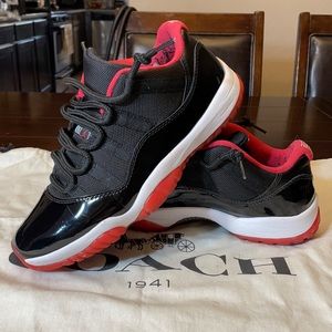 Jordan 11 Low Breds